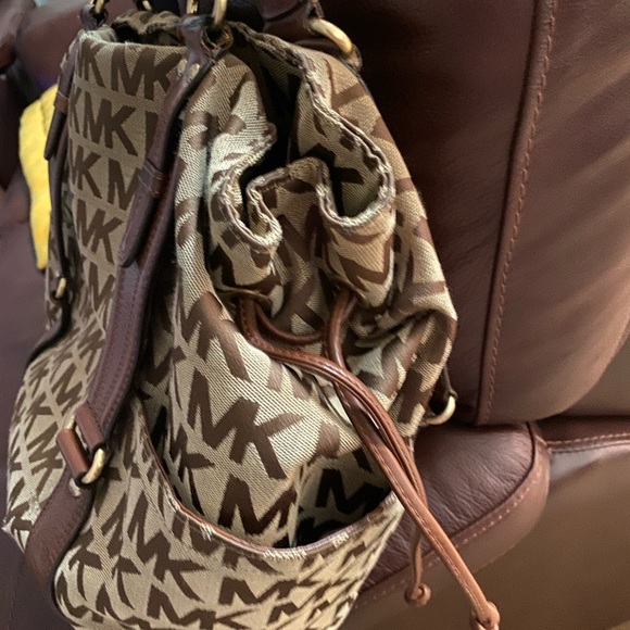 Michael Khors bag - Picture 3 of 8